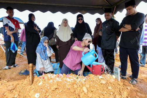 ALLAHYARHAM DATUK A HALIM