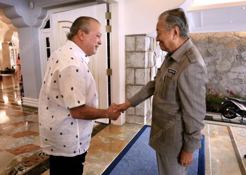 JB12_10012019_MAHATHIR_SULTAN_JOHOR