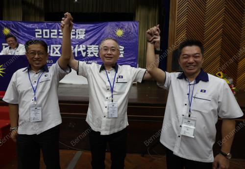DATUK SERI DR WEE KA SIONG