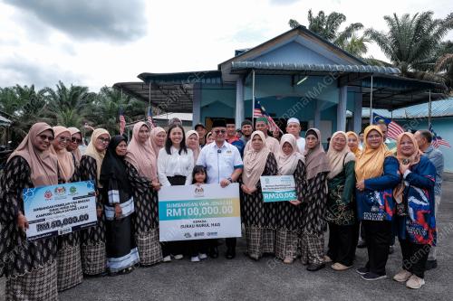 DATUK DR MOHD NA'IM MOKHTAR