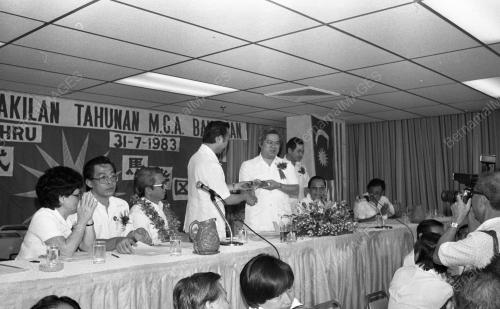 JB12_15012015_PERSIDANGAN_MCA
