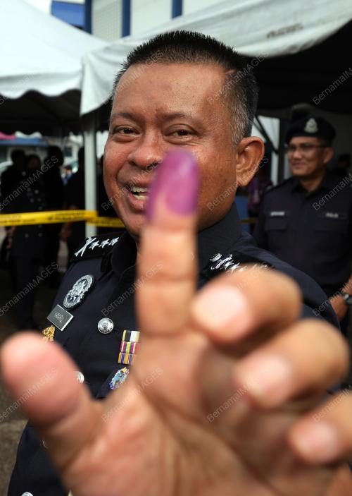 DATUK KAMARUL ZAMAN MAMAT