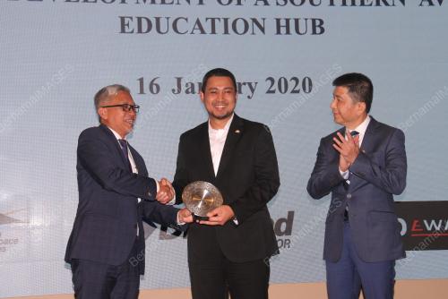 DATUK DR SAHRUDDIN JAMAL