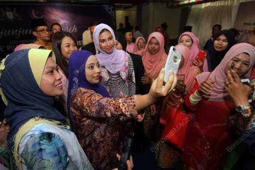 JB12_16052019_MAMA_FRIENDLY