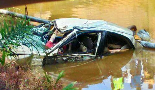 JB12_17022016_KERETA_TERJUNAM