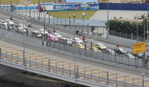 JB12_18022015_TAMBAK_JOHOR