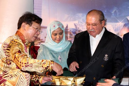 SULTAN IBRAHIM ALMARHUM SULTAN ISKANDAR