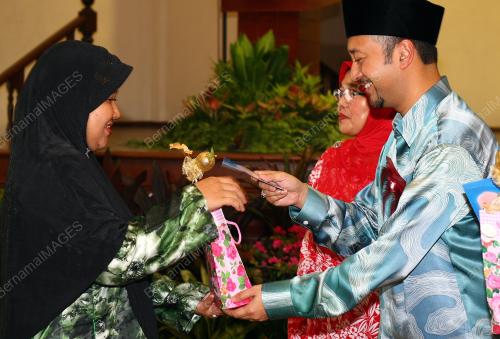 MUKHRIZ MAHATHIR