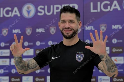 BENJAMIN MORA MENDIVIL