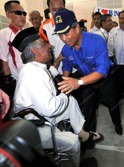JB12_29042013_DEWAN_MAOKIL