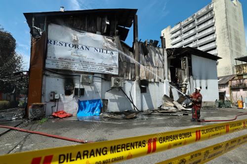 BOMBA PADAM KEBAKARAN KEDAI 