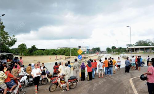 JB13_03022011_BANJIR