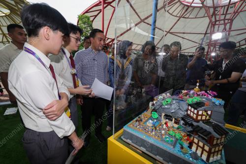 DATUK ONN HAFIZ GHAZI 