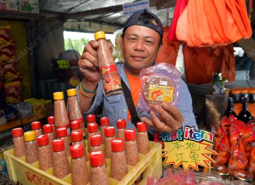 JB13_03112019_PENTERNAK_IKAN_SANGKAR