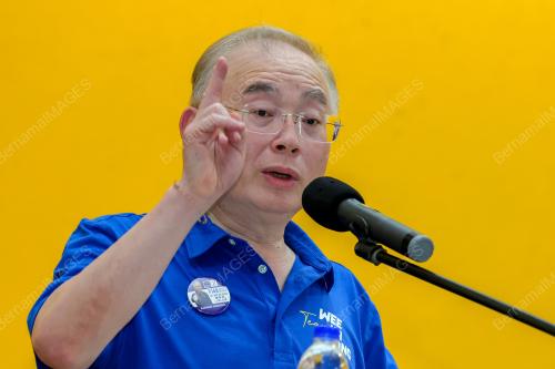 DATUK SERI DR WEE KA SIONG 