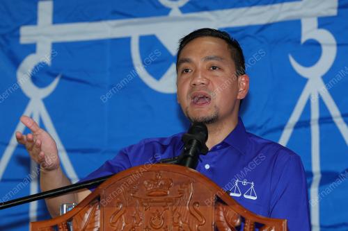DATUK ONN HAFIZ GHAZI 