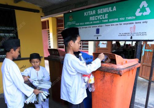 JB13_25032015_JOHOR_SAMPAH