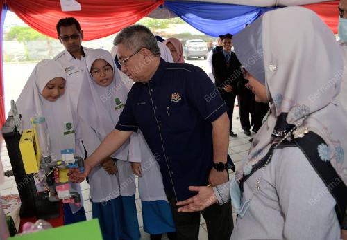 DATUK SERI DR ADHAM BABA
