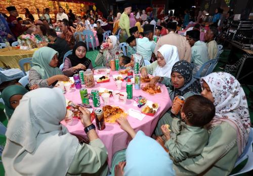 MAJLIS RUMAH TERBUKA AIDILFITRI MARRYBROWN