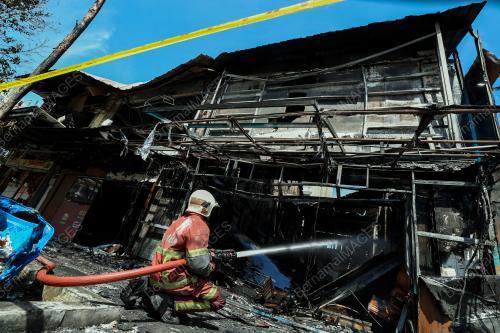 BOMBA PADAM KEBAKARAN KEDAI 