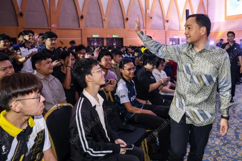 DATUK ONN HAFIZ GHAZI