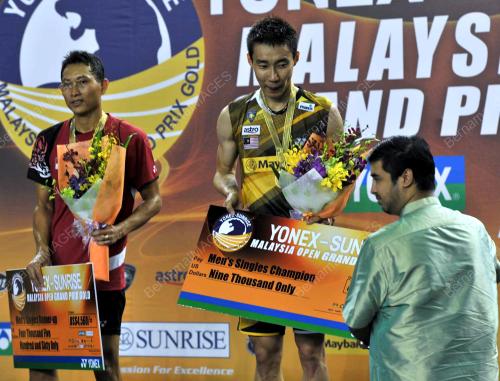 JB14_06052012_BADMINTON