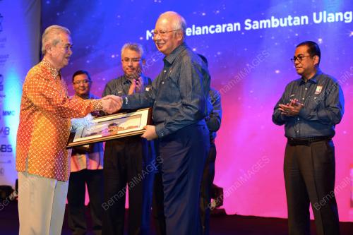 JB14_06122016_PM-IM10