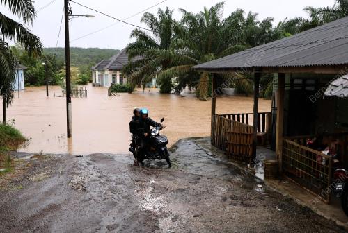 BOMBA DAN PENYELAMAT