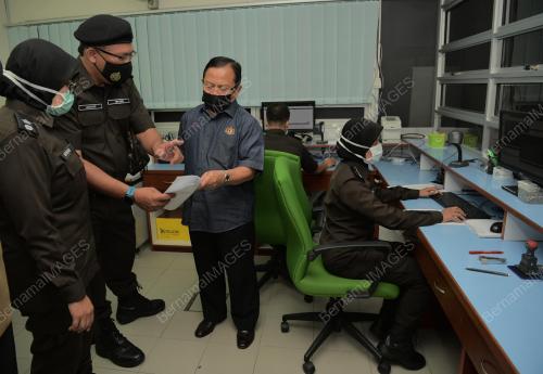 DATUK SERI AHMAD HAMZAH