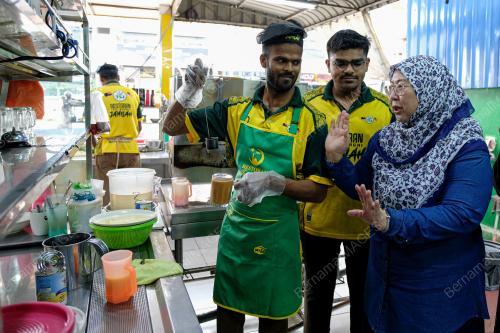 DATUK FUZIAH SALLEH