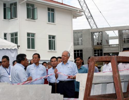 NAJIB TUN RAZAK
