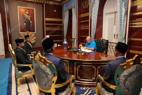 SULTAN IBRAHIM ALMARHUM SULTAN ISKANDAR