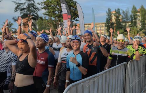 IRONMAN 70.3 DESARU COAST