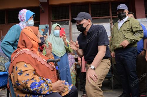 DATUK SERI HISHAMUDDIN TUN HUSSEIN