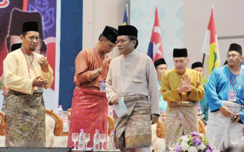 JB15_08082015_UMNO_PARIT_SULONG