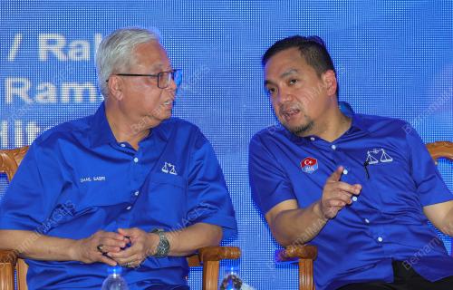 DATUK SERI ISMAIL SABRI YAAKOB 