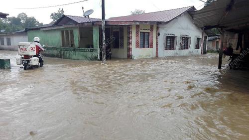 JB15_10102018_BANJIR_KILAT