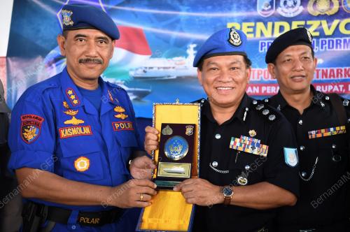 JB15_15112017_POLIS_BN201711141409