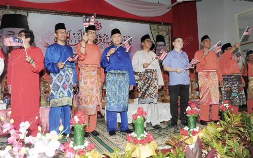 JB15_20082016_UMNO_AYER_HITAM
