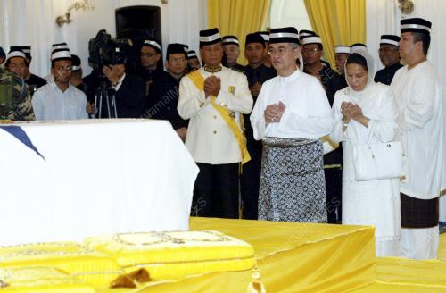 SULTAN JISKANDAR IBNI ALMARHUM SULTAN ISMAIL
