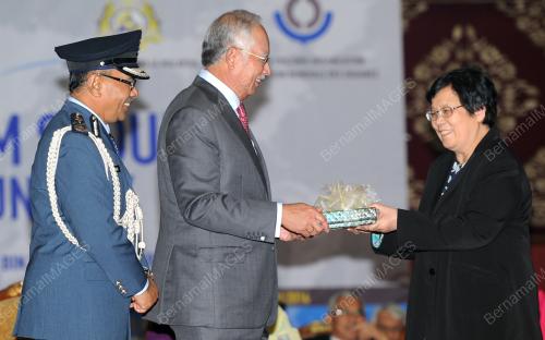 JB15_26012014_PM_TOKOH_KASTAM