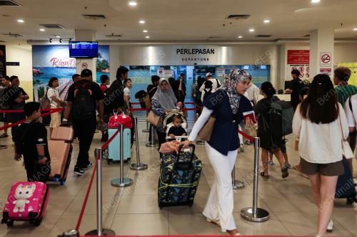 WARGA INDONESIA PULANG RAYA