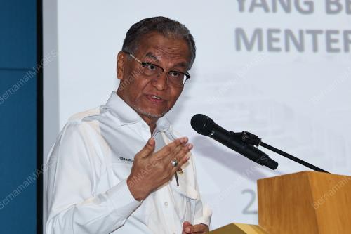 DATUK SERI DR DZULKEFLY AHMAD 