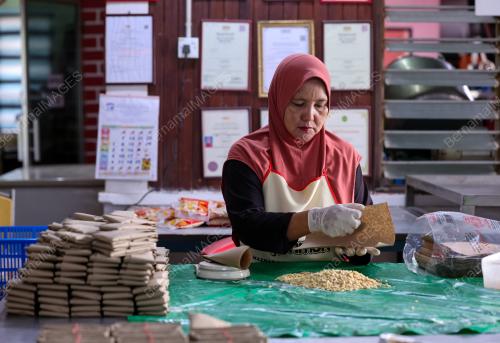 USAHAWAN MAKANAN TEMPE