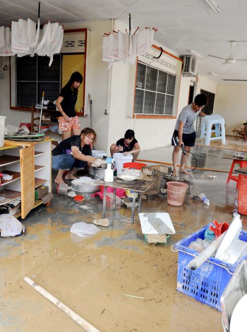 JB16_02022011_BANJIR_CNY