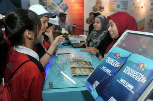 JB16_08082017_BOOTH_BERNAMA
