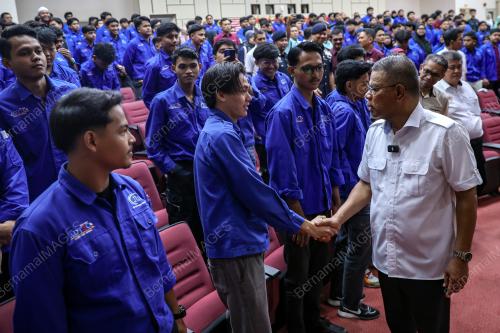 DATUK SERI SAIFUDDIN NASUTION ISMAIL