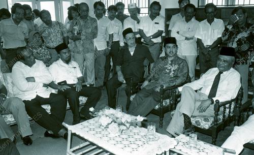 JB16_140390_RAKYAT