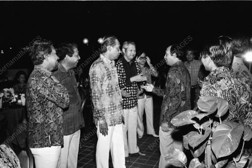 MAKAN MALAM