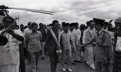 DR. MAHATHIR MOHAMAD